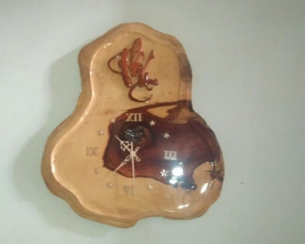 Đồng hồ gỗ chữ PHÚC
