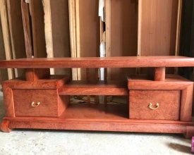 kệ tivi gỗ tự nhiên